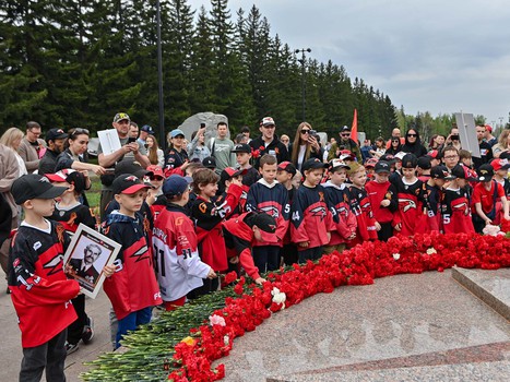 Возложение цветов в Парке Победы