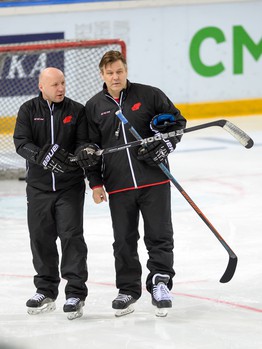 Открытая тренировка "Авангарда" для СМИ перед стартом серии с "Ак Барсом"