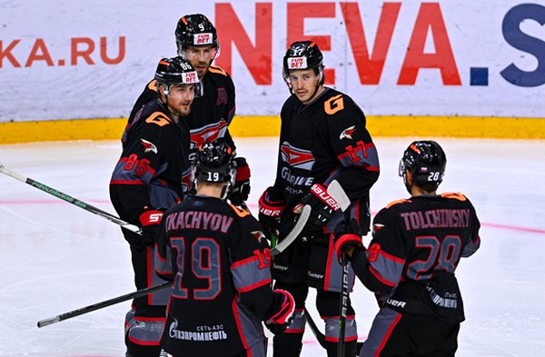 Рид Буше вышел на первое место в списке снайперов межсезонья