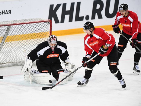 "Авангард" готовится к матчу с "Трактором"