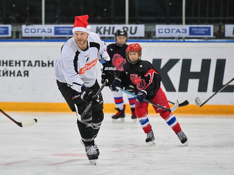Предновогодний матч "Офисных Ястребов"