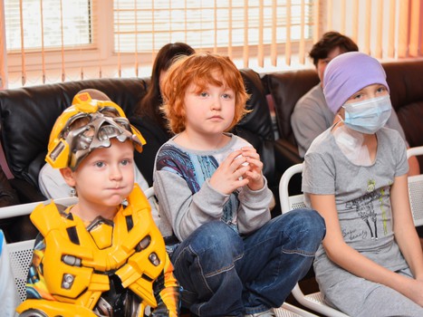 Владимир Соботка в гостях у юных болельщиков клуба из ОДКБ