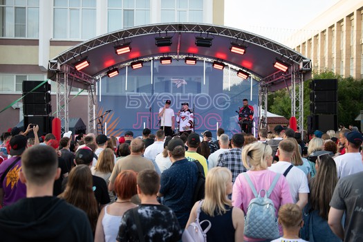 Дмитрий Рашевский в Омске на вечеринке Буэнос Летос