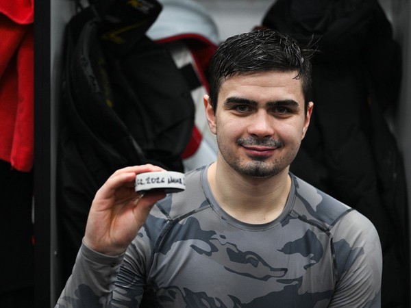 Один из лучших нападающих прошлого сезона забросил первую шайбу за «Авангард»