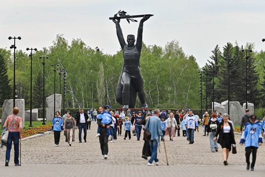 Возложение цветов в Парке Победы