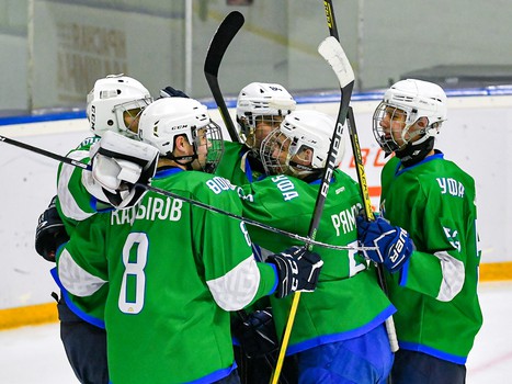 Третий игровой день финала Первенства ЮХЛ в Омске