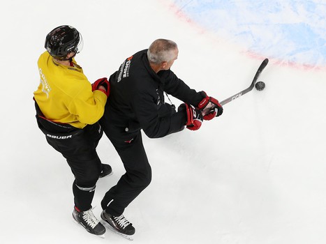 «Авангард» продолжает тренировки