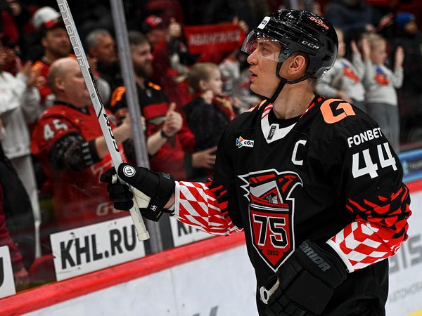 Дамир Шарипзянов вошёл в символическую сборную недели КХЛ!