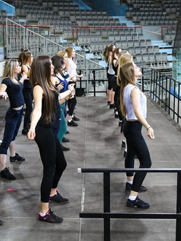 Кастинг в группу поддержки "Черри"