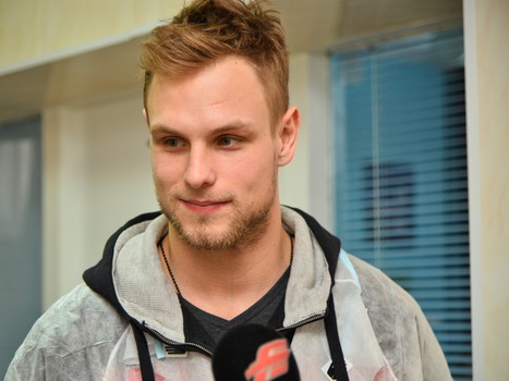 Владимир Соботка в гостях у юных болельщиков клуба из ОДКБ