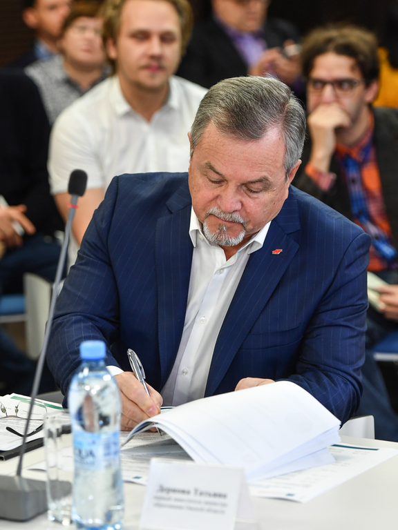 Владимир Шалаев на круглом столе "Люди Омска: социальный капитал города" 