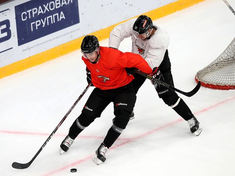 «Белые» vs «красные»: тренировочный матч