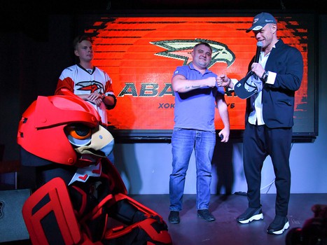 Хоккейная вечеринка в баре Svoи