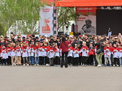 Возложение цветов в Парке Победы
