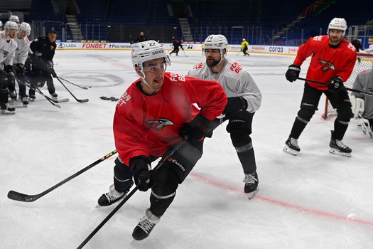 Тренировка «Авангарда» перед матчем в Уфе