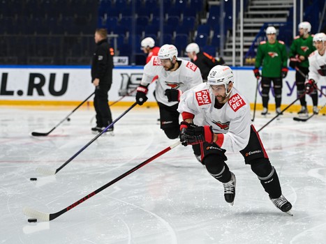 Раскатка «Авангарда» перед матчем в Уфе