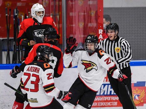 Пятый игровой день финала Первенства ЮХЛ в Омске