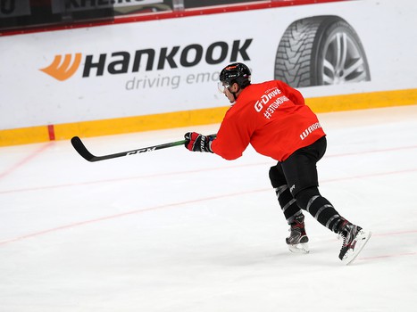 Первая тренировка Наиля Якупова в «Авангарде»