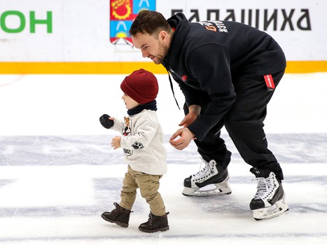 Катания «Авангарда» с семьями