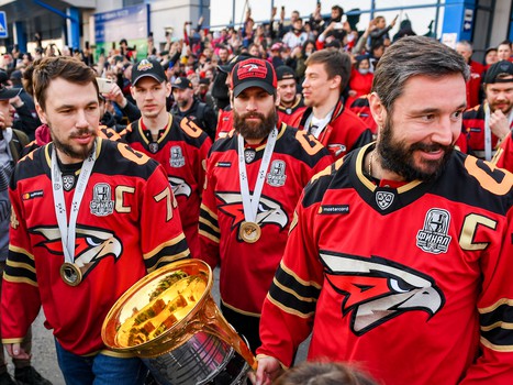 «Авангард» привёз Кубок Гагарина в Омск!