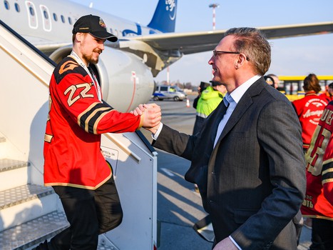 «Авангард» привёз Кубок Гагарина в Омск!