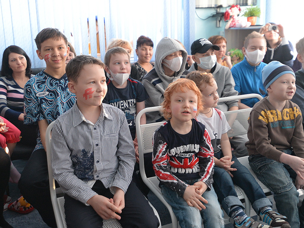 "Авангард" в гостях у детей, проходящих лечение в гематологическом отделении ОДКБ