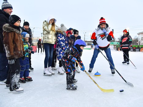 Выходные с «Авангардом» на городском катке на Бударина