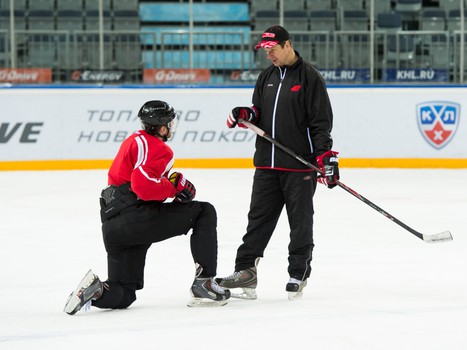 Андрей Яковенко и Юрий Панов на тренировке "Авангарда"