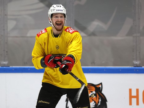 Раскатка «Авангарда» перед матчем в Хабаровске