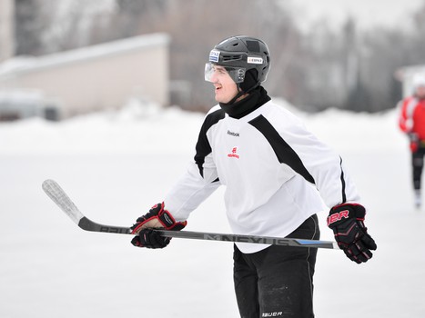 Тренировка "Авангарда" на открытом льду
