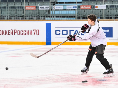 Рождественские игры "Авангарда": Пьянов vs Лемтюгов