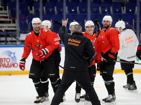 Тренировка «Авангарда» перед матчем в Уфе