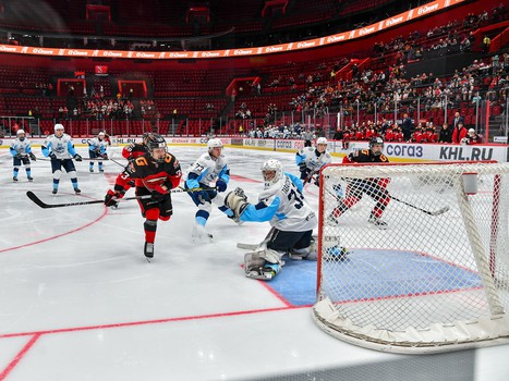 Первая официальная игра на G-Drive Арене: «Омские Ястребы» – «Сибирские Снайперы»