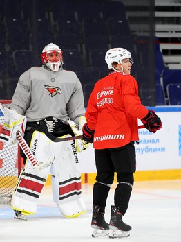 Тренировка «Авангарда» перед матчем в Уфе