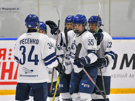 Третий игровой день финала Первенства ЮХЛ в Омске
