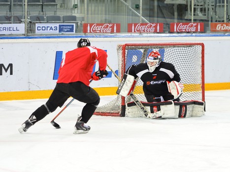 Открытая тренировка "Авангарда" для СМИ перед стартом плей-офф
