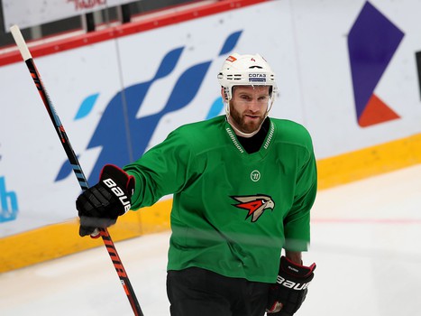 «Авангард» возобновил тренировки. Первое занятие по катанию