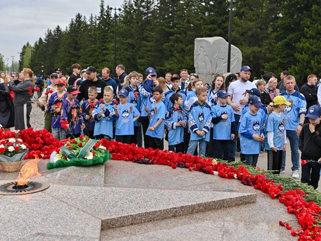 Возложение цветов в Парке Победы