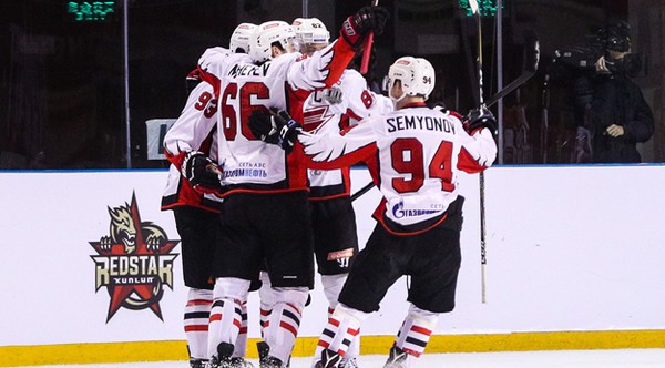 Начали год с "сухой" победы в Китае! Главные события матча "Куньлунь Ред Стар" - "Авангард"