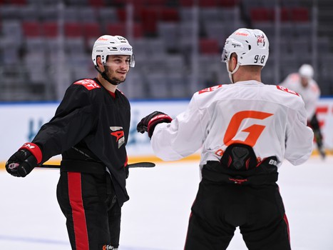 Раскатка «Авангарда» перед матчем в Сочи