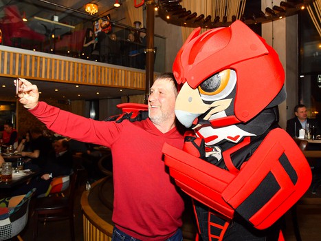 Горячие омские фан-зоны на 4 матче серии финала Восточной конференции