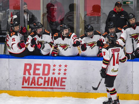 Заключительный день финала Первенства ЮХЛ в Омске