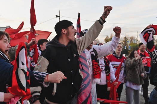 Фан-зона «Авангарда» на Пешеходном Любинском