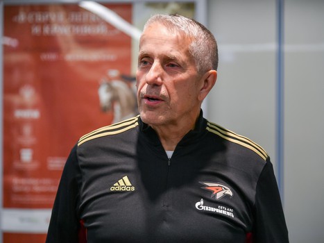 Боб Хартли прилетел в Омск