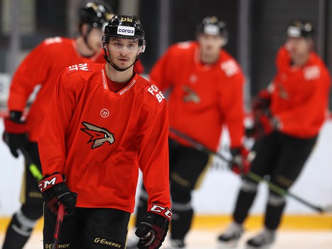 Тренировка «Авангарда» перед матчем с «Нефтехимиком»