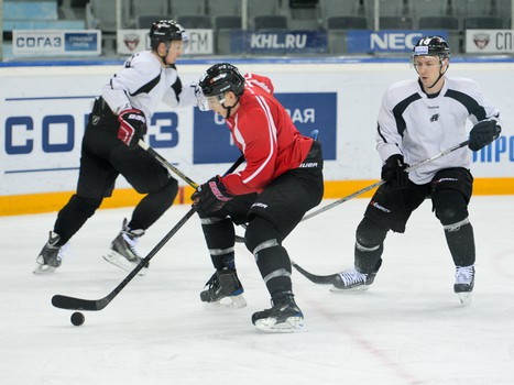 "Авангард" тренируется перед стартом домашней серии