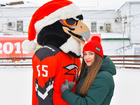 Выходные с «Авангардом» на городском катке на Бударина