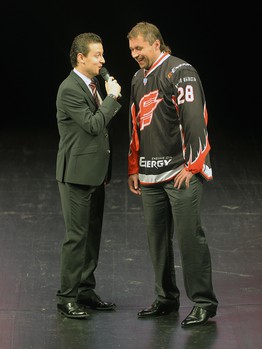 Презентация игроков и тренеров хоккейной команды "Авангард" перед сезоном КХЛ-2014/15