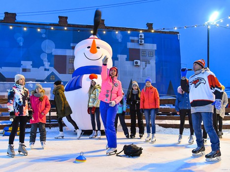 Выходные с «Авангардом» на городском катке на Бударина