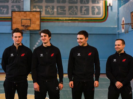 "Физ-ра с Омскими Ястребами" у первоклашек